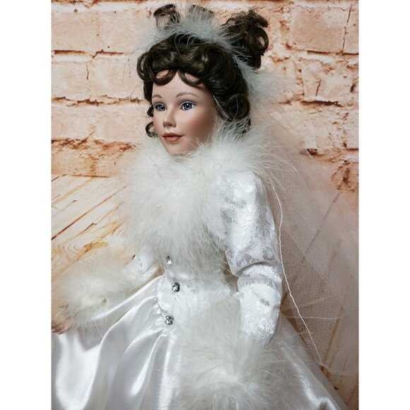 Ashton Drake 1996 "Winter Romance" Bride Doll / Sandra Bilotto Porcelain Doll - Picture 4 of 10